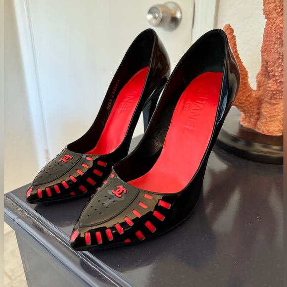 CHANEL PATENT LEATHER HEELS shoes (seen in lady gaga music video) - Picture 13 of 16